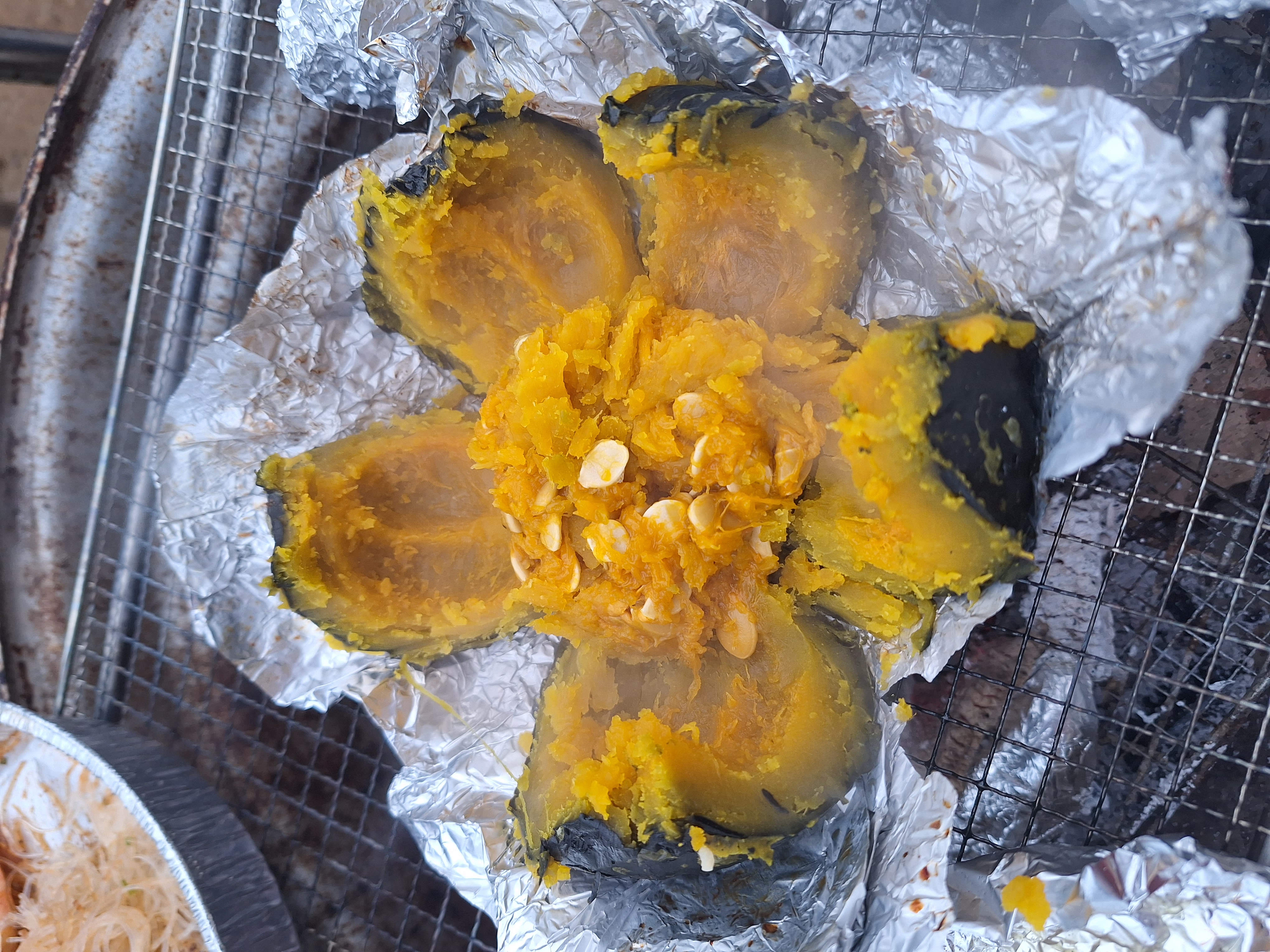 田園風味:田園燒烤樂趣,原個焗貝貝南瓜。